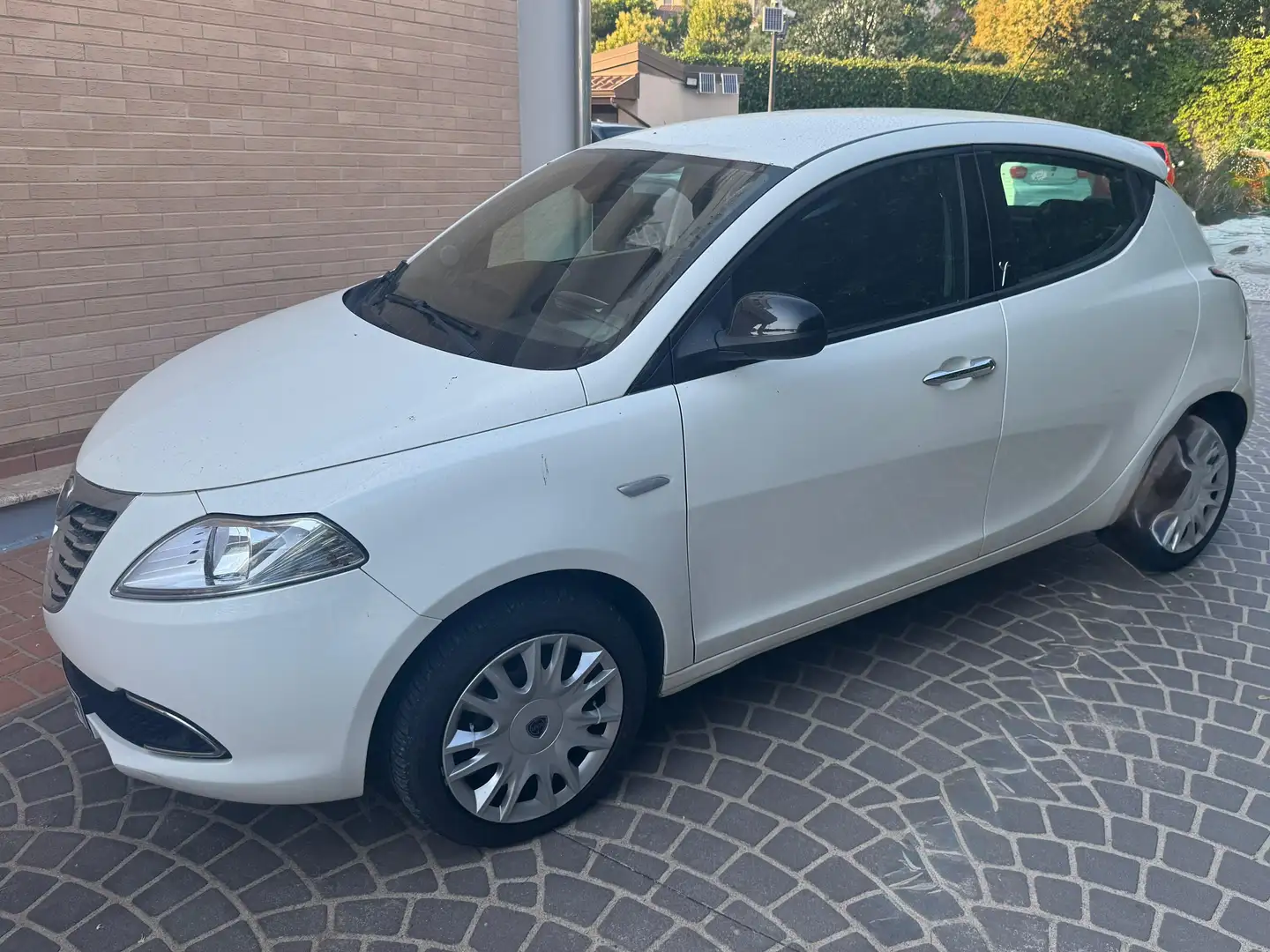Lancia Ypsilon Ypsilon III 2011 1.3 mjt Gold s Bianco - 1