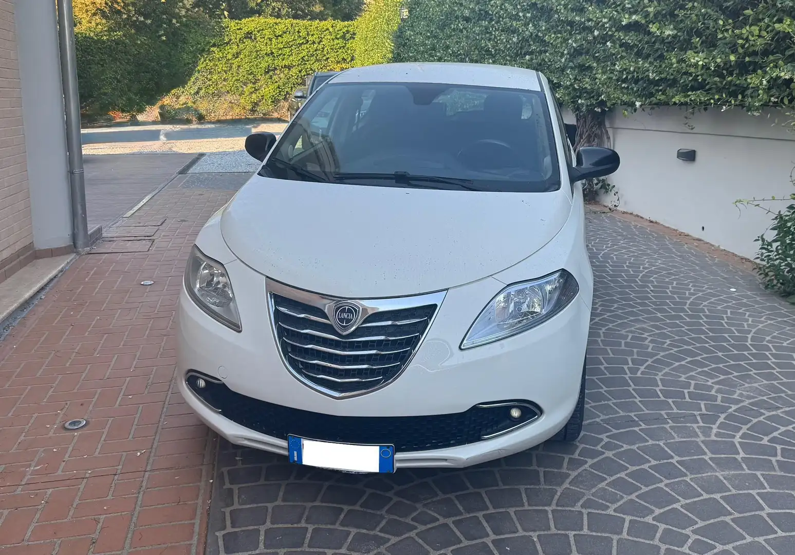 Lancia Ypsilon Ypsilon III 2011 1.3 mjt Gold s Bianco - 2