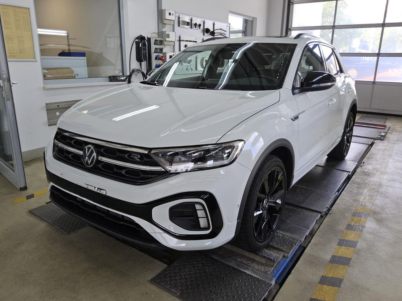 Volkswagen T-Roc 1.5 TSI R-Line*BeatsAudio*LED-Matrix* — photo 2
