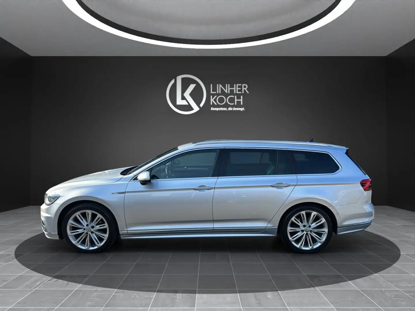 Volkswagen Passat HL TDI SCR 4Motion DSG ''R-Line+Pano+uvm'' Silber - 2