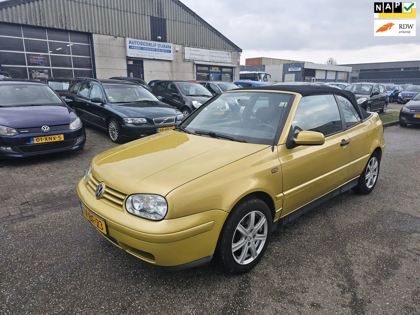 Volkswagen Golf Cabriolet 2.0 Highline Bj:1998 NAP! Yellow - 1