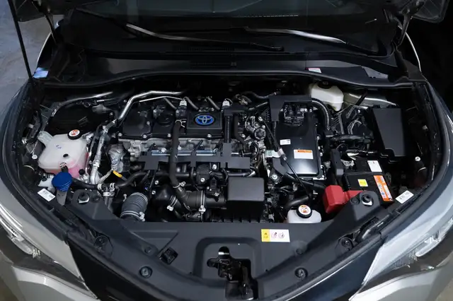 Toyota C-HR view 19