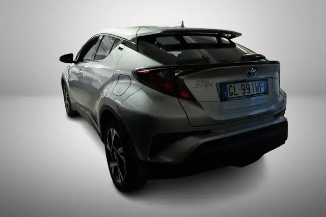 Toyota C-HR view 23