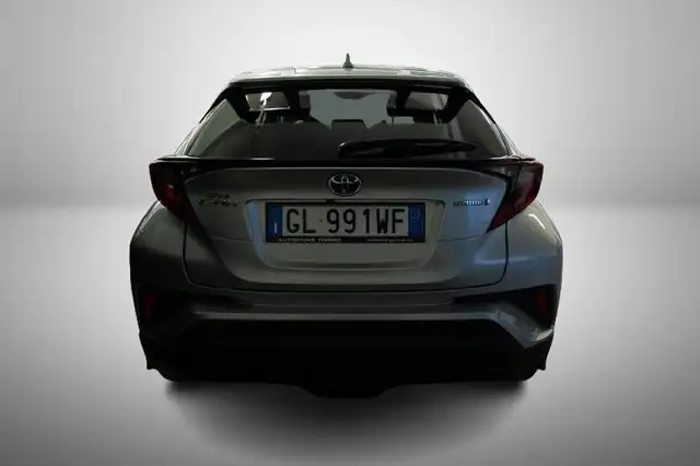 Toyota C-HR view 2
