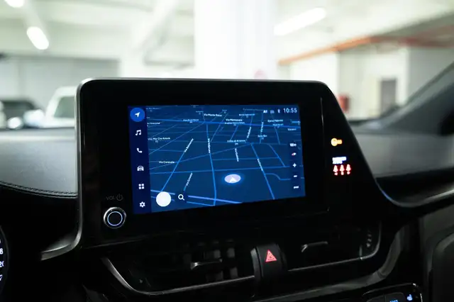 Toyota C-HR view 17