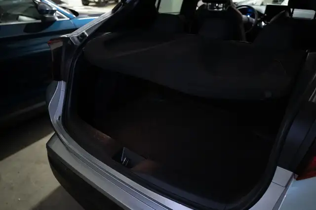 Toyota C-HR view 11