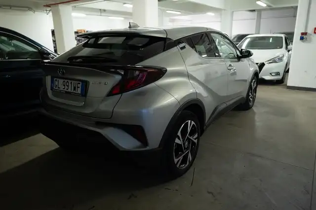 Toyota C-HR view 7