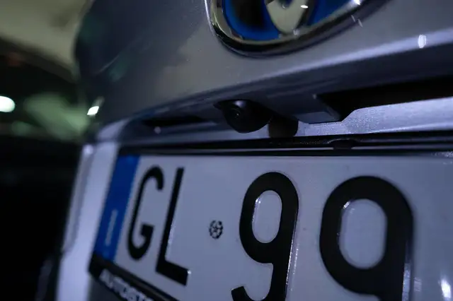 Toyota C-HR view 10