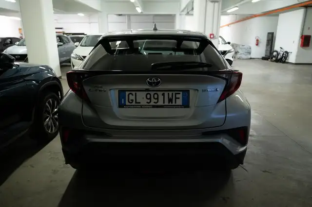 Toyota C-HR view 8