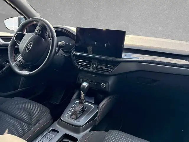 Ford Focus view 4