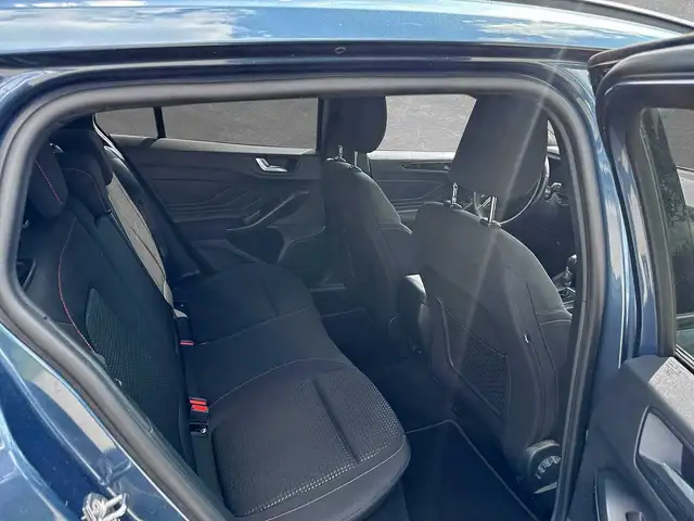 Ford Focus view 5