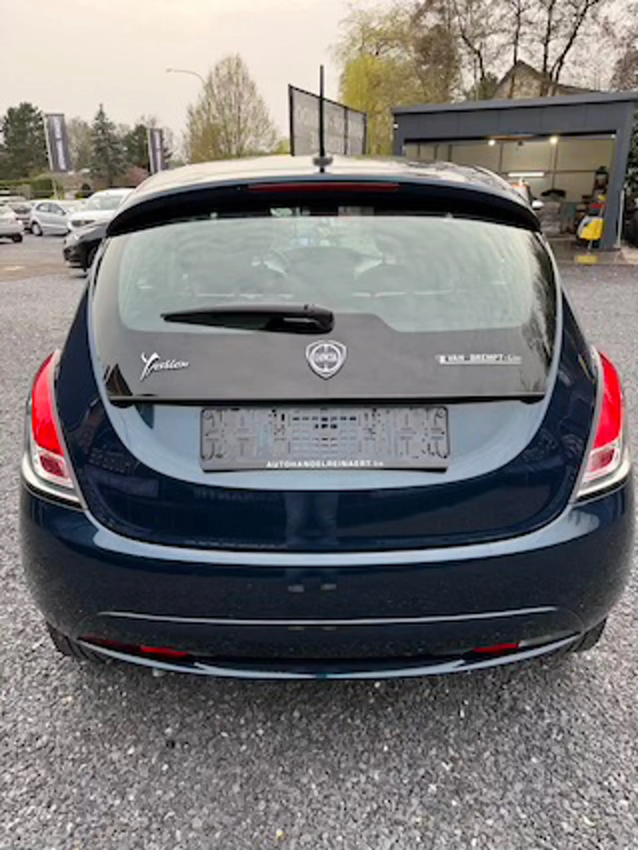 Lancia Ypsilon Ypsilon 1.2i Fire Evo Platinium, Ac + 12m Garantie — photo 15