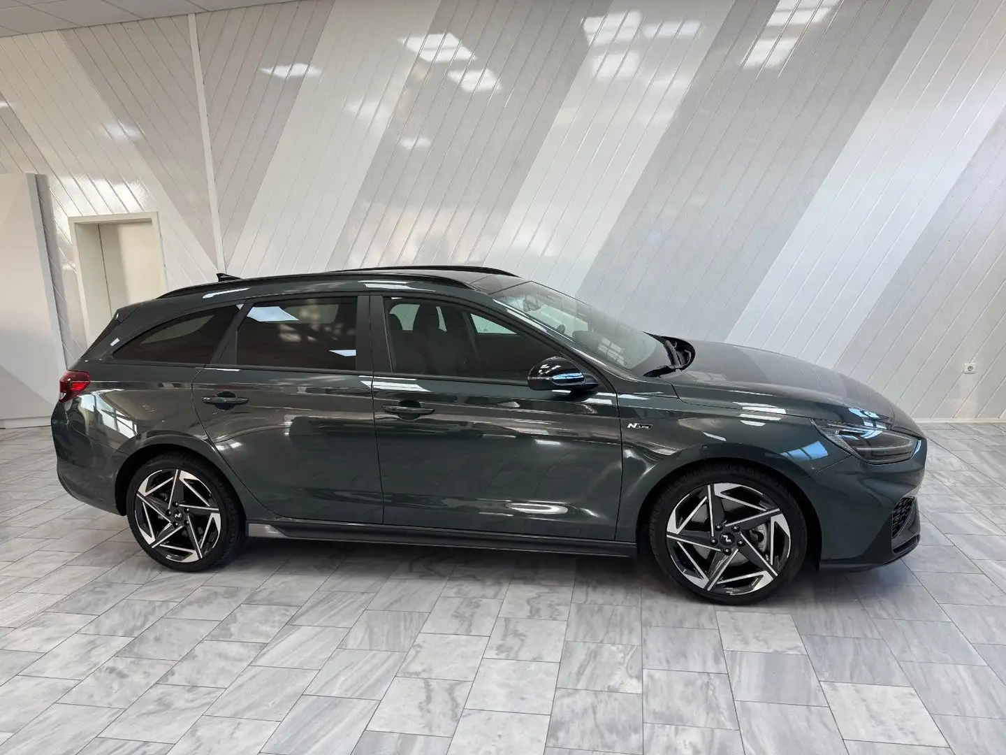 Hyundai i30 cw 1.5 NLine DCT Panodach Garantie Grün - 1