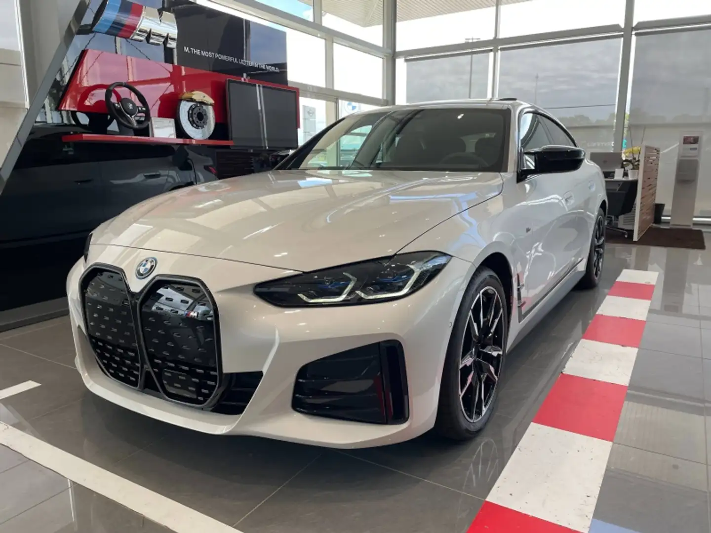 BMW i4 M50 544ch - 1