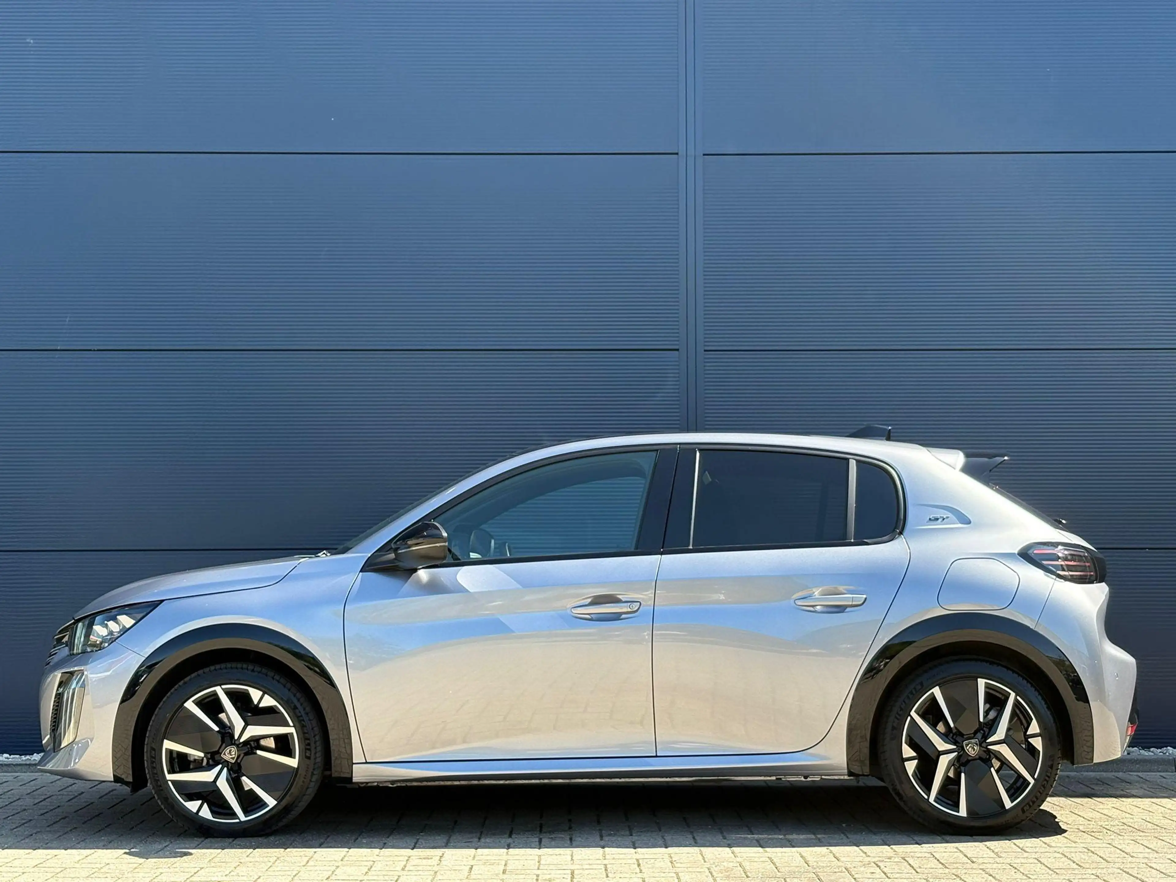 Peugeot 208 1.2 Hybrid 100 e-DCS6 GT | Panoramadak | Camera | — photo 8