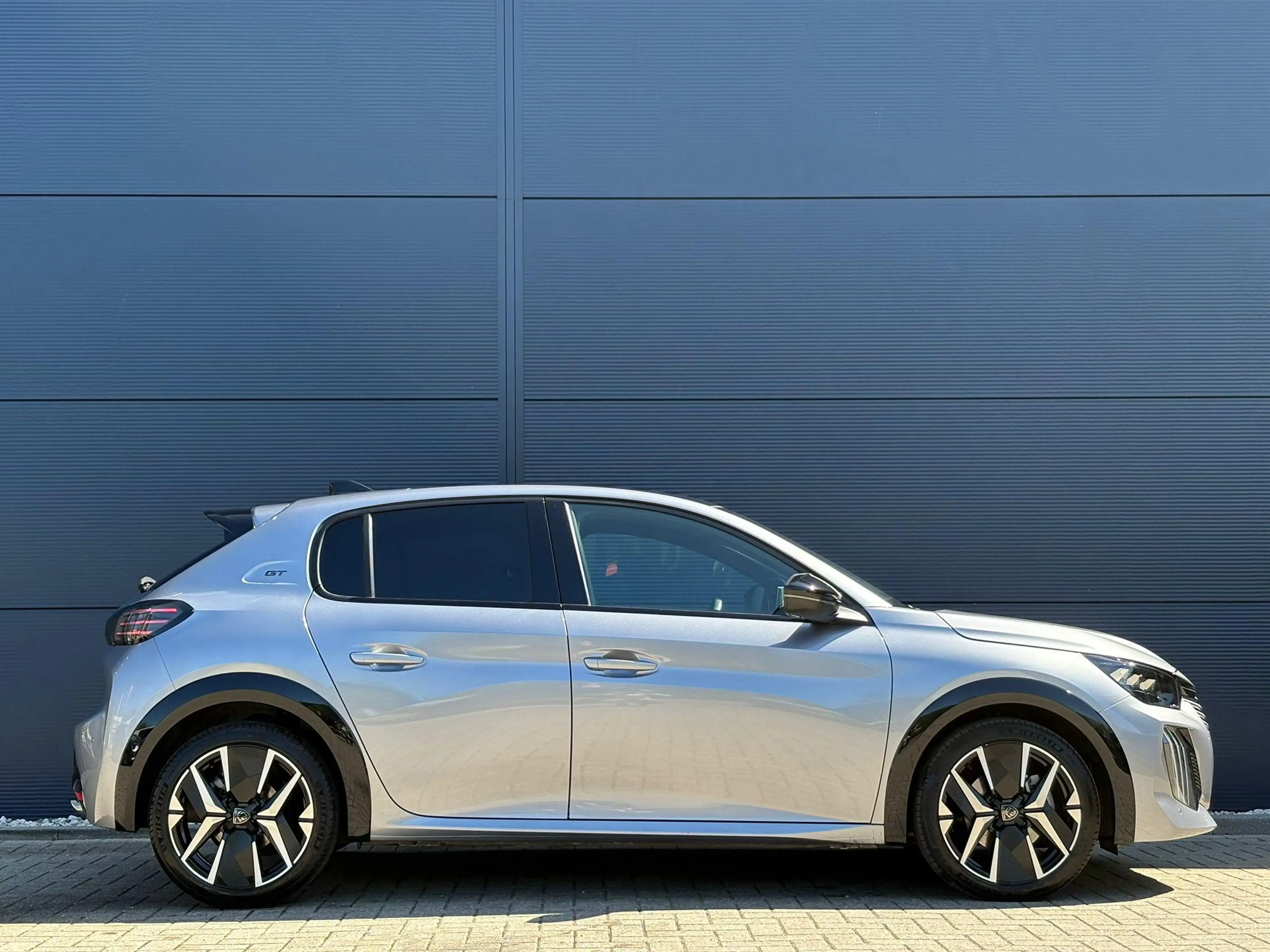 Peugeot 208 1.2 Hybrid 100 e-DCS6 GT | Panoramadak | Camera | — photo 4