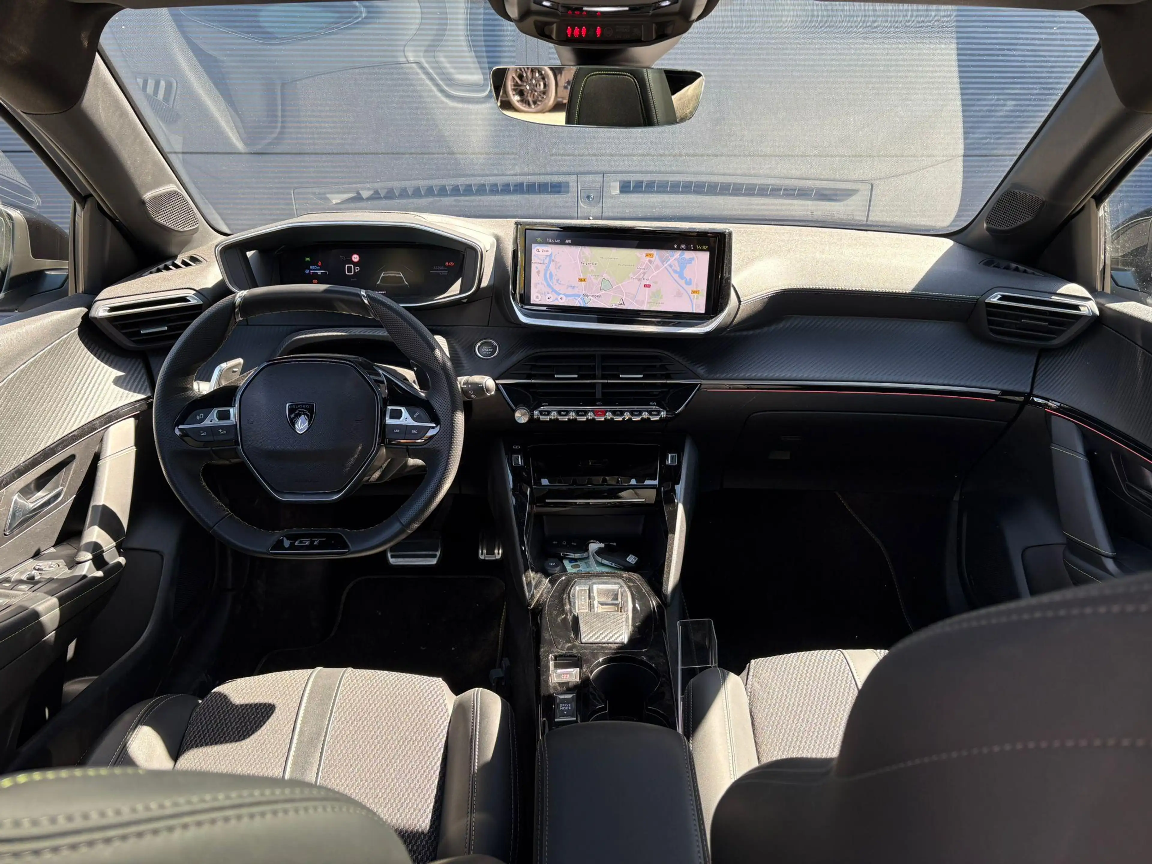 Peugeot 208 1.2 Hybrid 100 e-DCS6 GT | Panoramadak | Camera | — photo 13