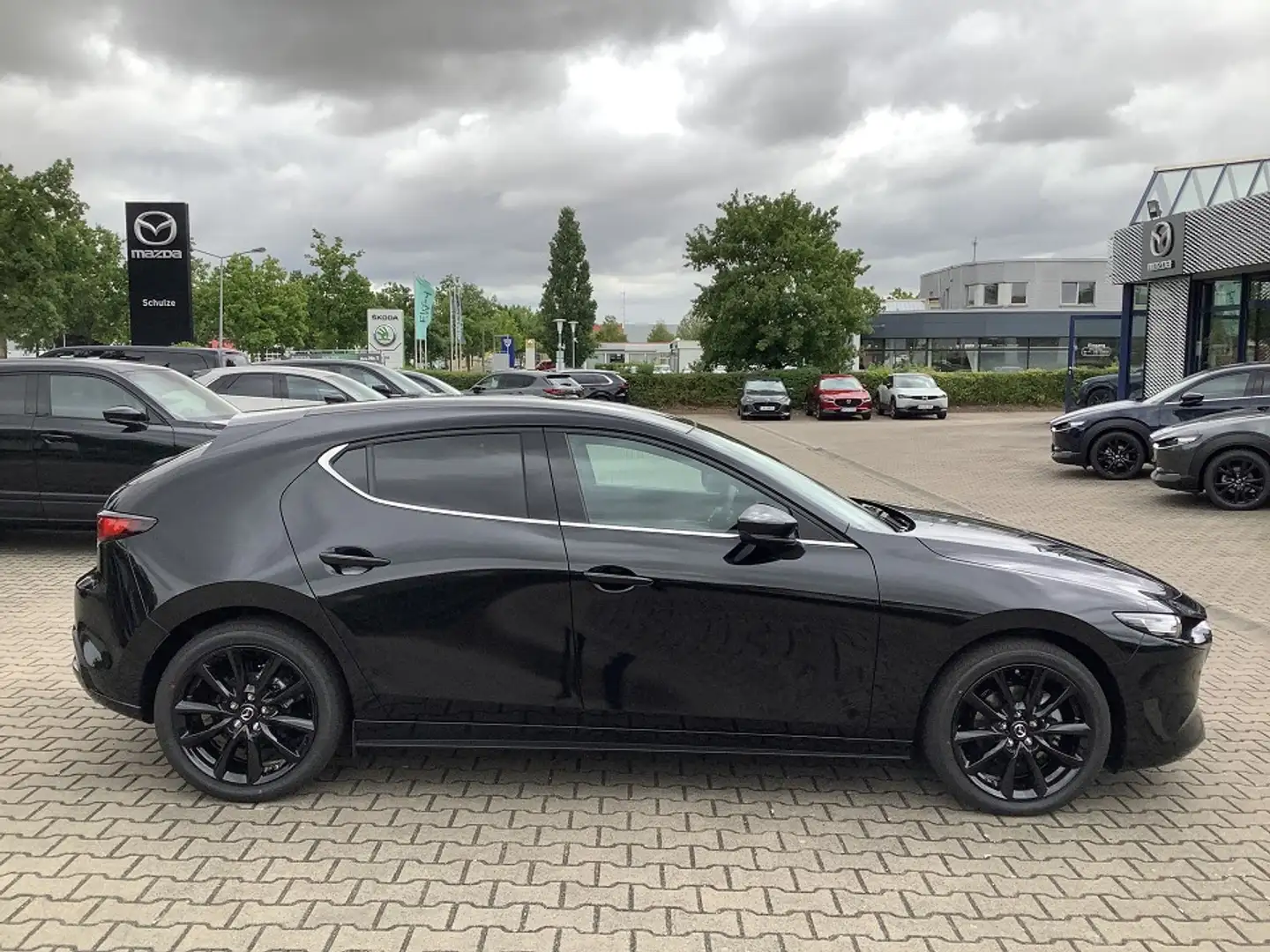 Mazda 3 2025 2.5L e-SKYACTIV G 140ps Nagisa Schwarz - 2