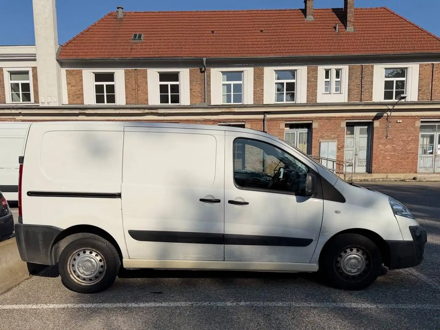 Toyota Proace Pro Ace 1,6 D-4D 90 L1H1 Weiß - 1