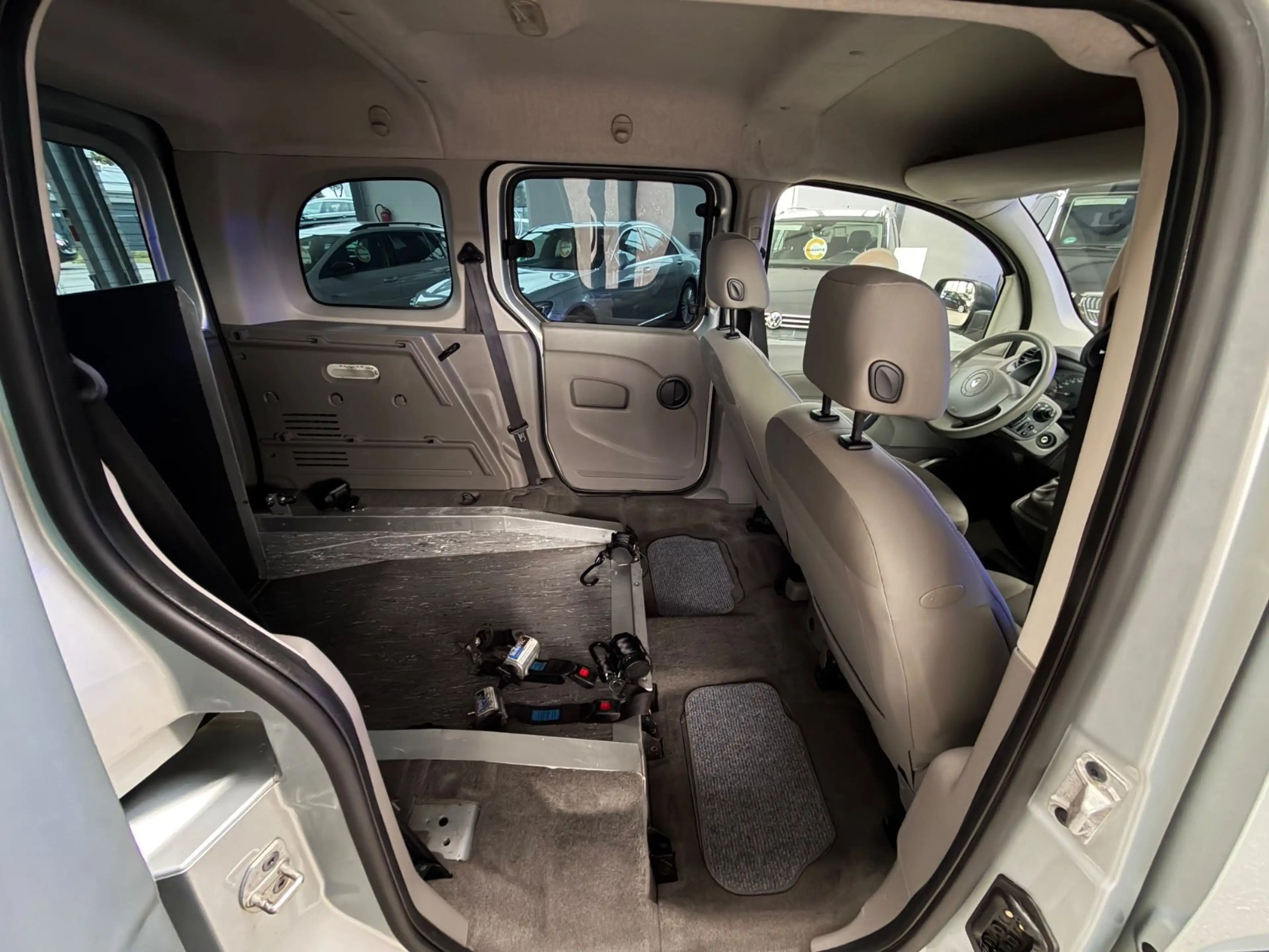 Renault Kangoo 1.6i *GARANTIE*BEHINDERTENGERECHT*KLIMA* — photo 15