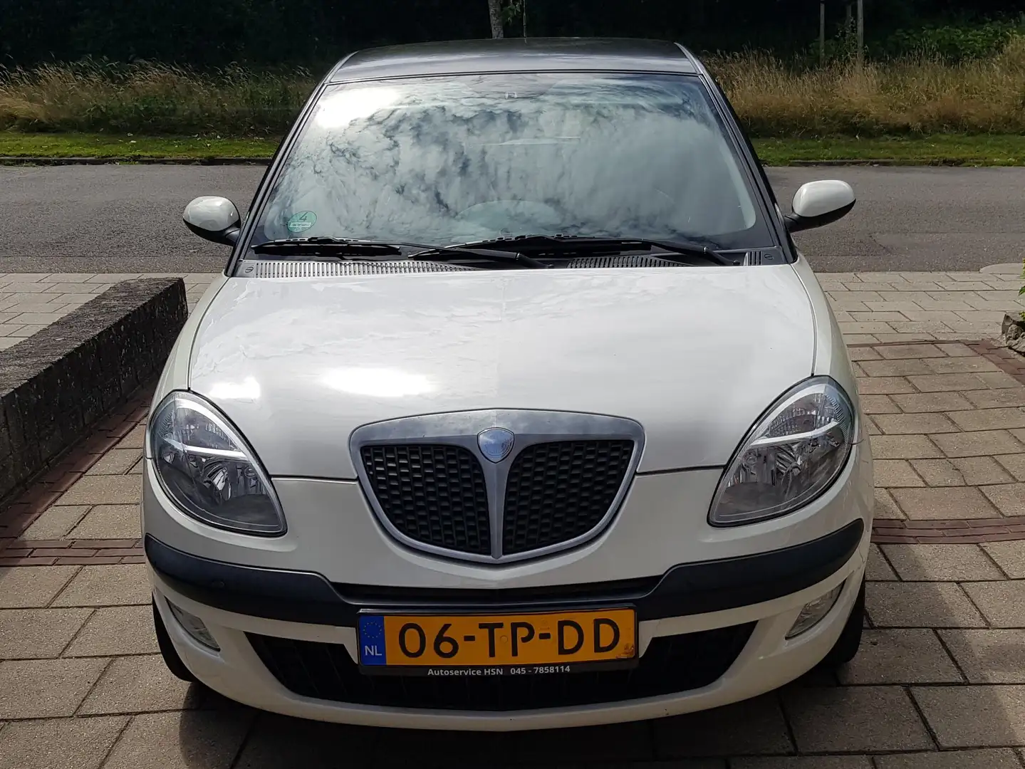 Lancia Ypsilon Ypsilon 1.4-16V MomoDesign Zilver - 1