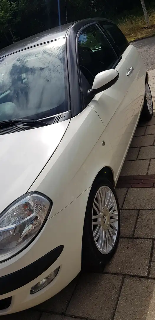 Lancia Ypsilon Ypsilon 1.4-16V MomoDesign Zilver - 2