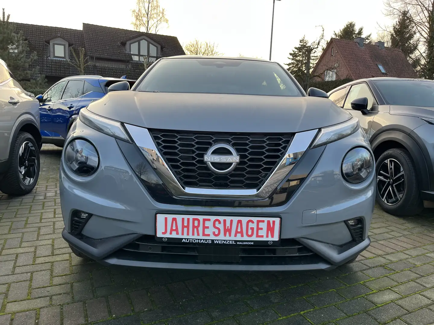 Nissan Juke 1.0 DIG-T DCT N-Connecta, Navi, LED, Winterp. Grau - 2