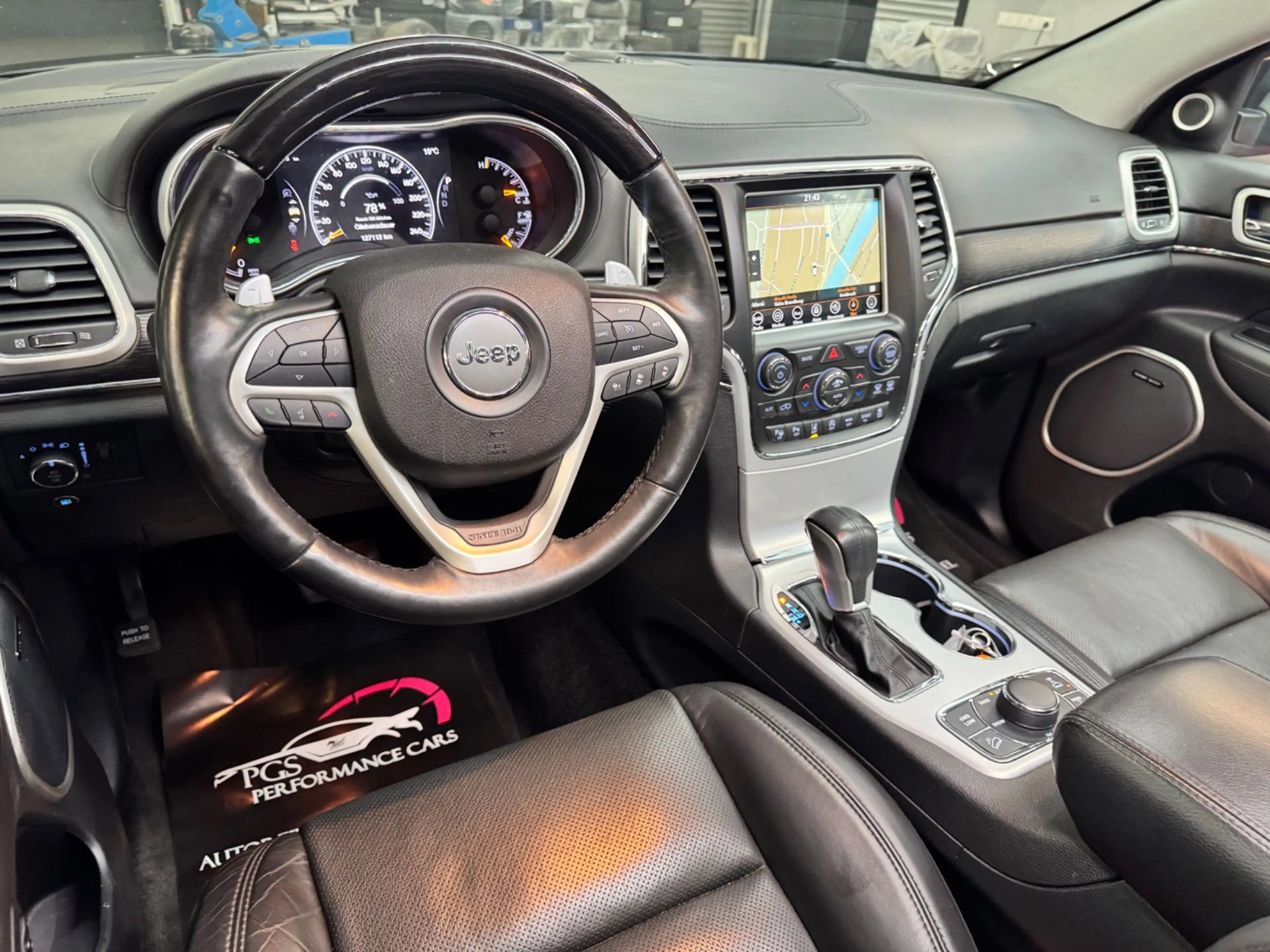 Jeep Grand Cherokee 3,0 V6 CRD Summit — photo 7