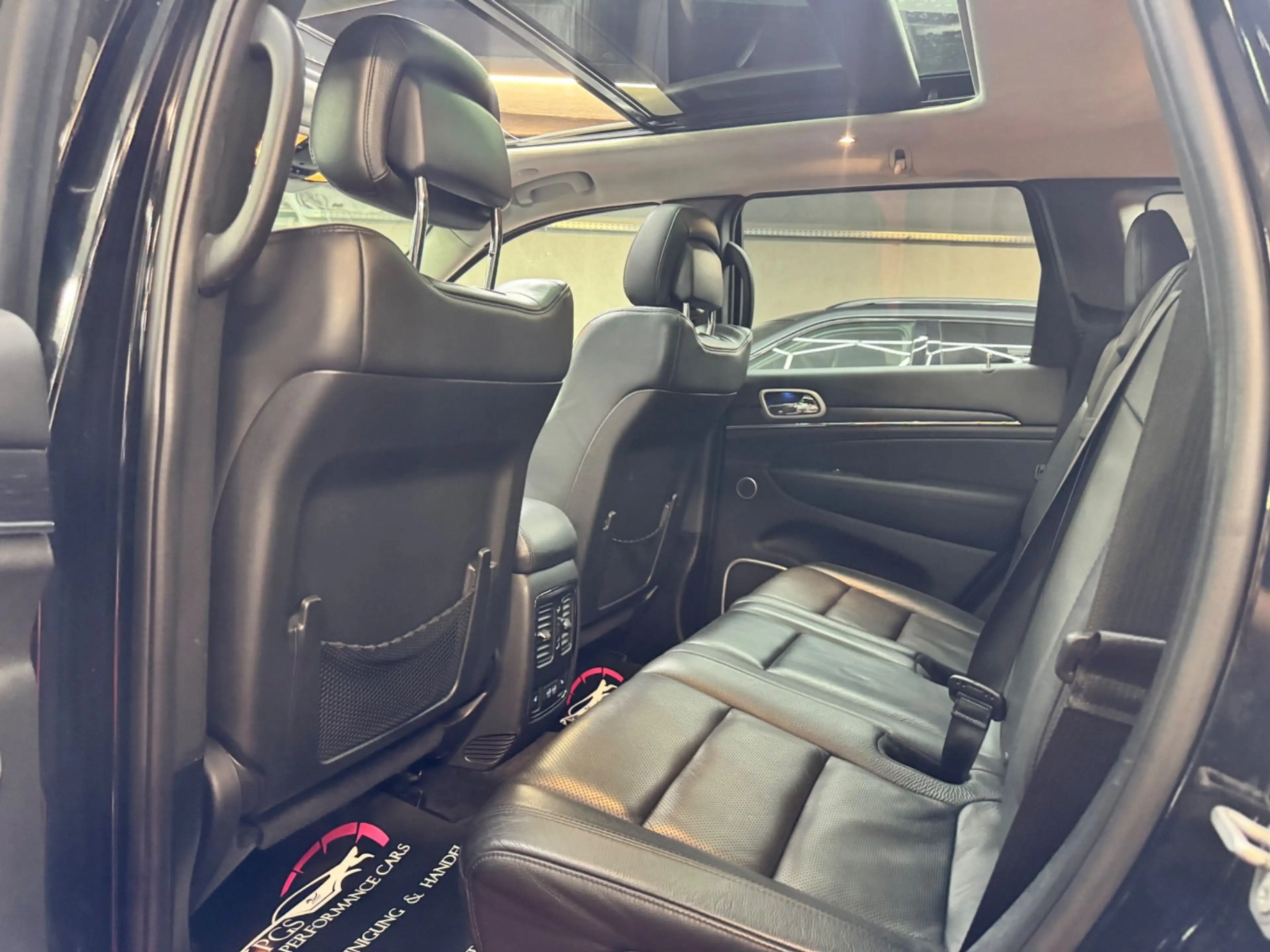 Jeep Grand Cherokee 3,0 V6 CRD Summit — photo 9