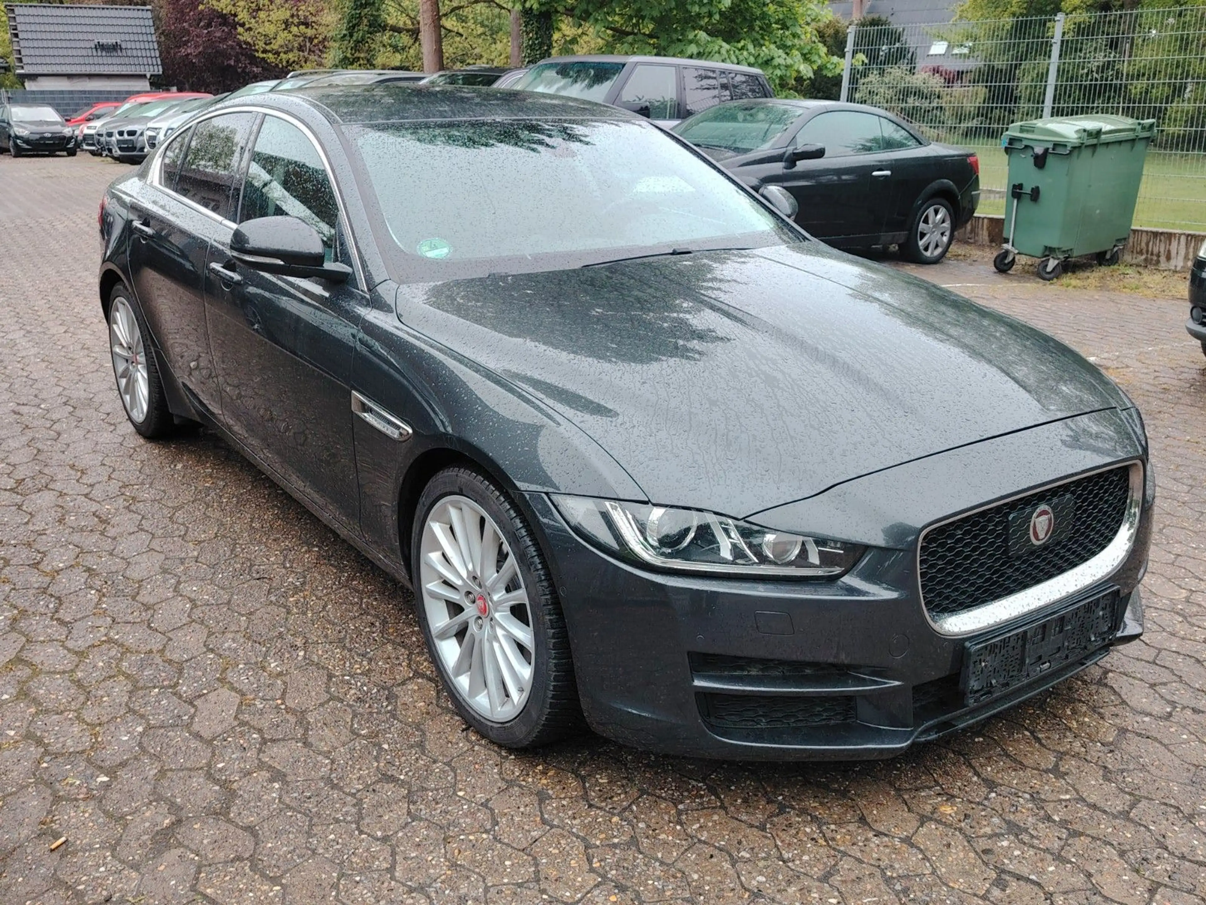 Jaguar XE Portfolio / Voll Ausstattung / Scheckheft / — photo 3