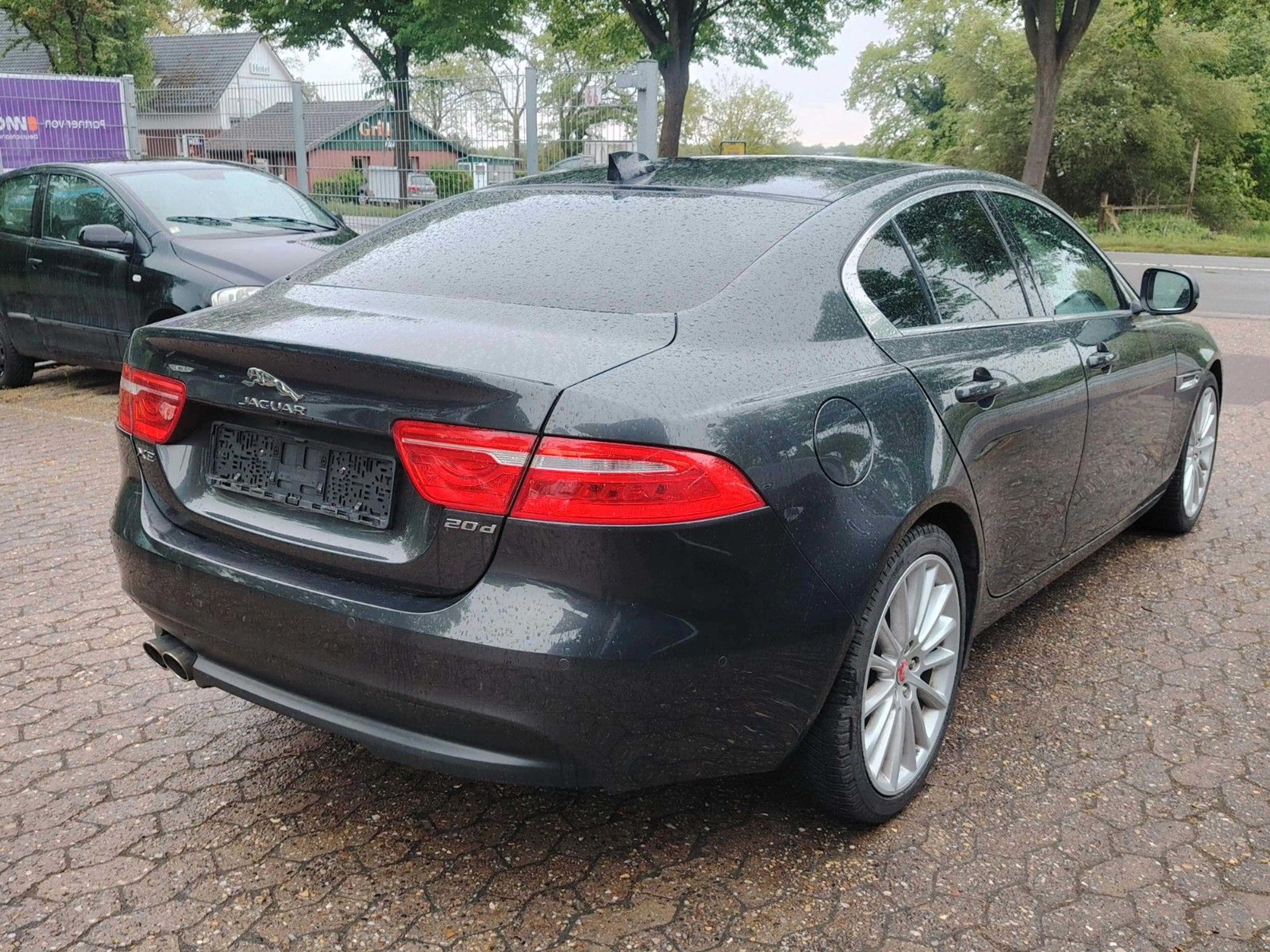 Jaguar XE Portfolio / Voll Ausstattung / Scheckheft / — photo 4
