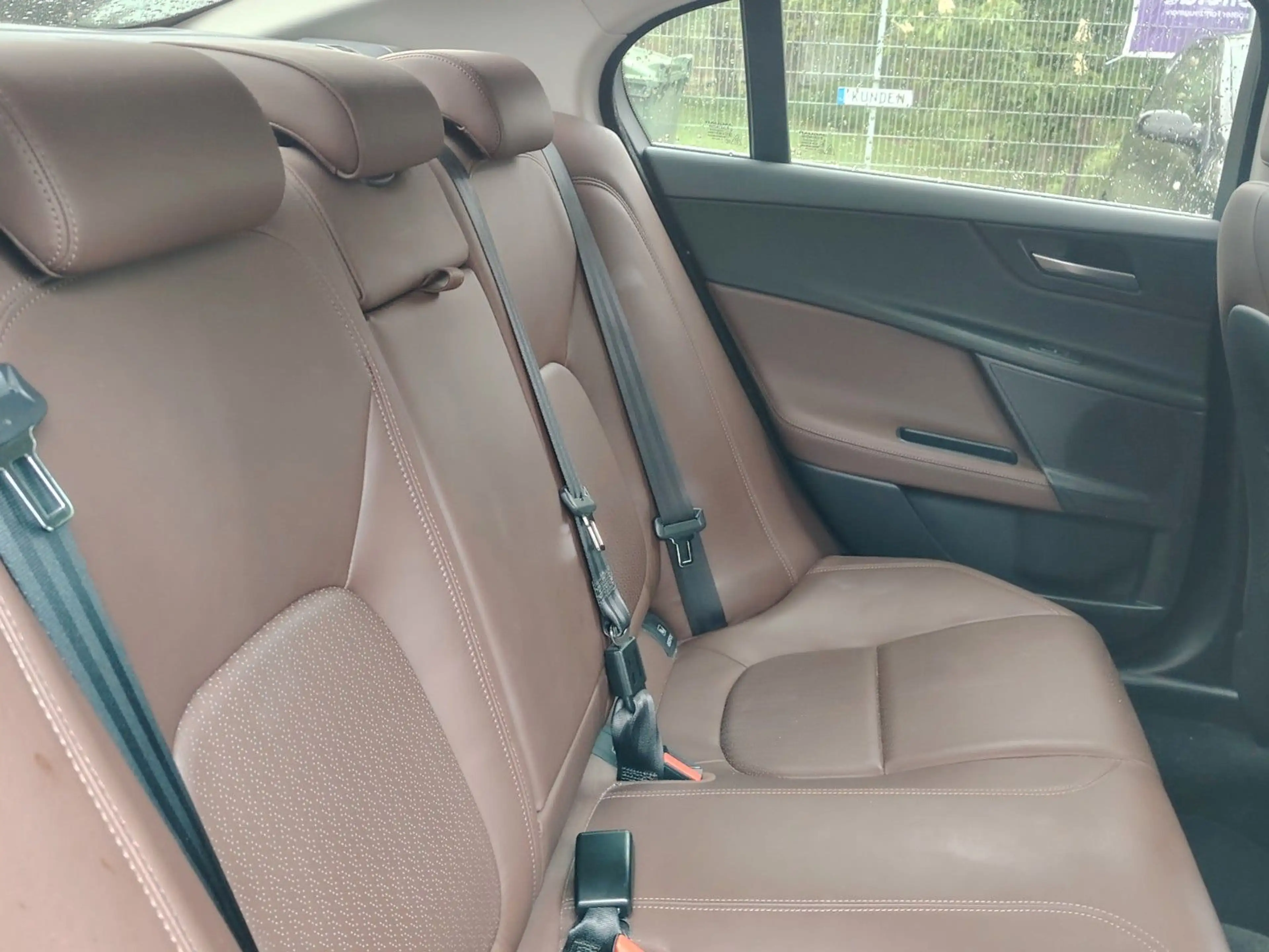 Jaguar XE Portfolio / Voll Ausstattung / Scheckheft / — photo 10