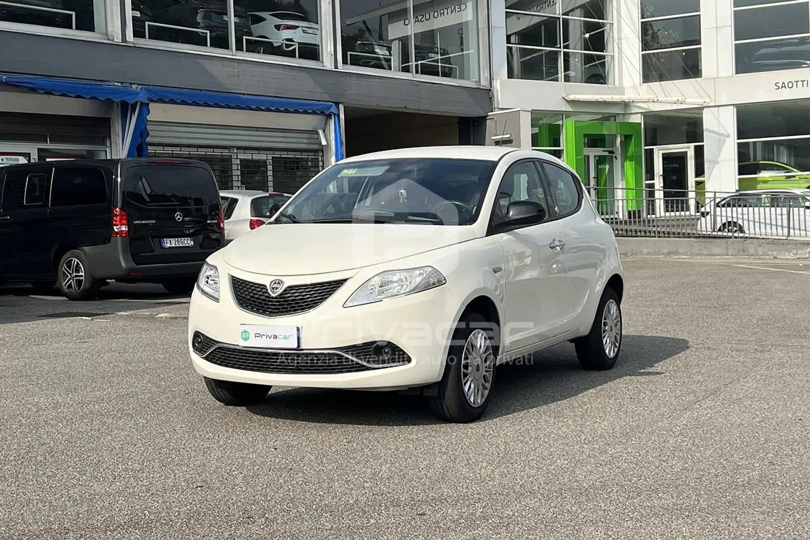 Lancia Ypsilon Ypsilon 0.9 TwinAir 85 CV 5 porte Metano Ecochic P Bianco - 1