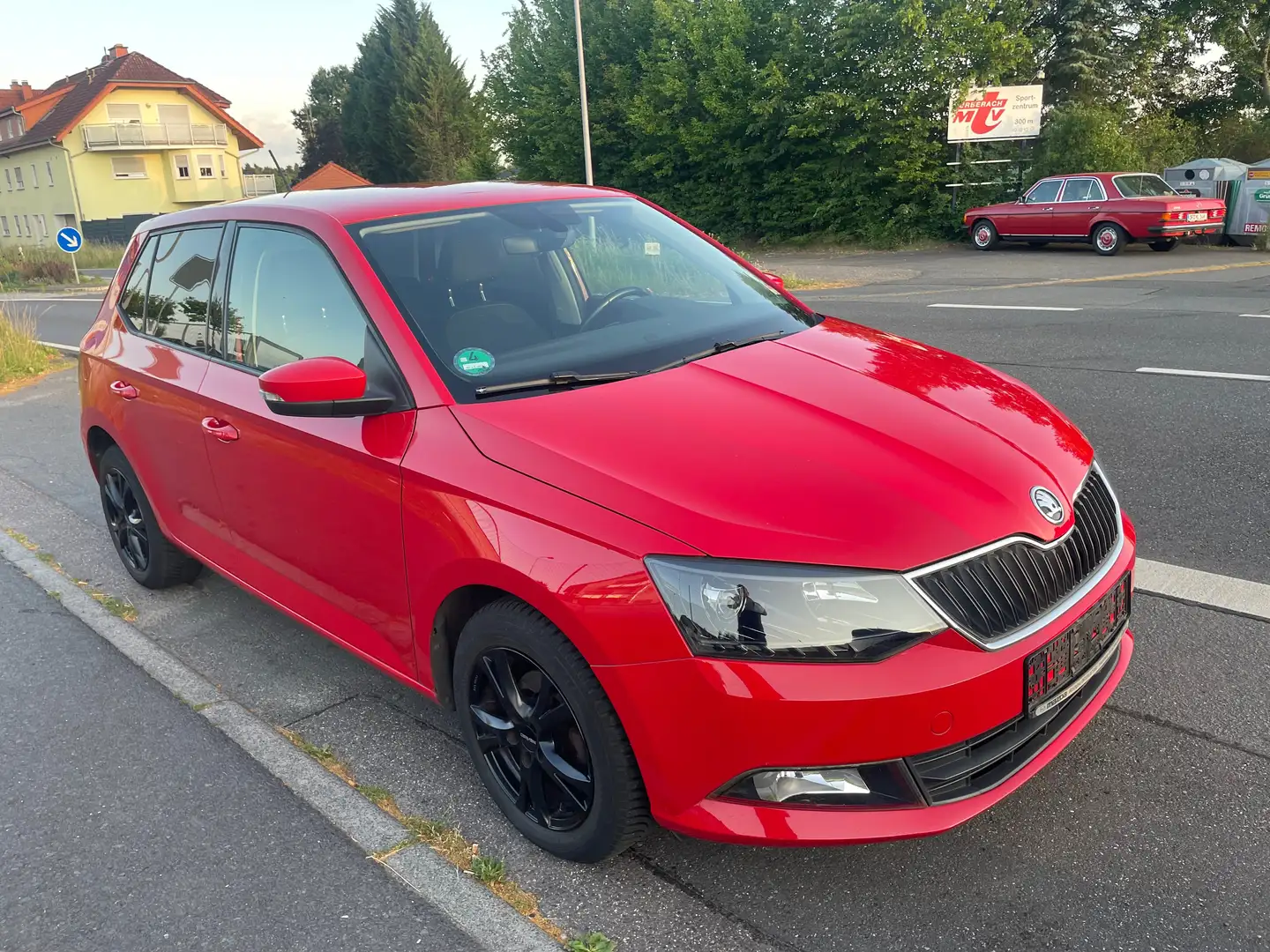 Skoda Fabia 1.0 MPl *Klimaautom*Tempomat* Rood - 1