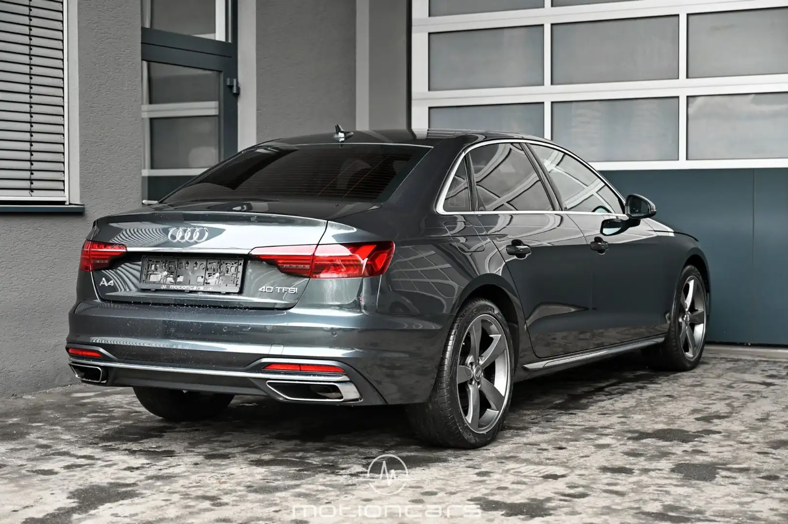 Audi A4 40 2.0 TFSI Prestige Tour Plus S-tronic Grau - 2