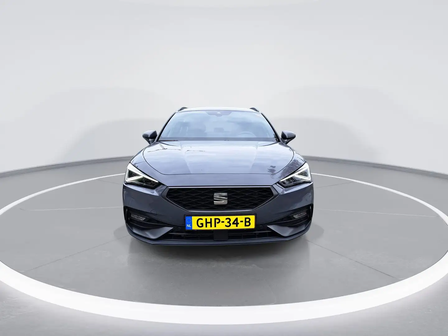 SEAT Leon Sportstourer 1.5 eTSI FR Business Intense | 18 inc Šedá - 2