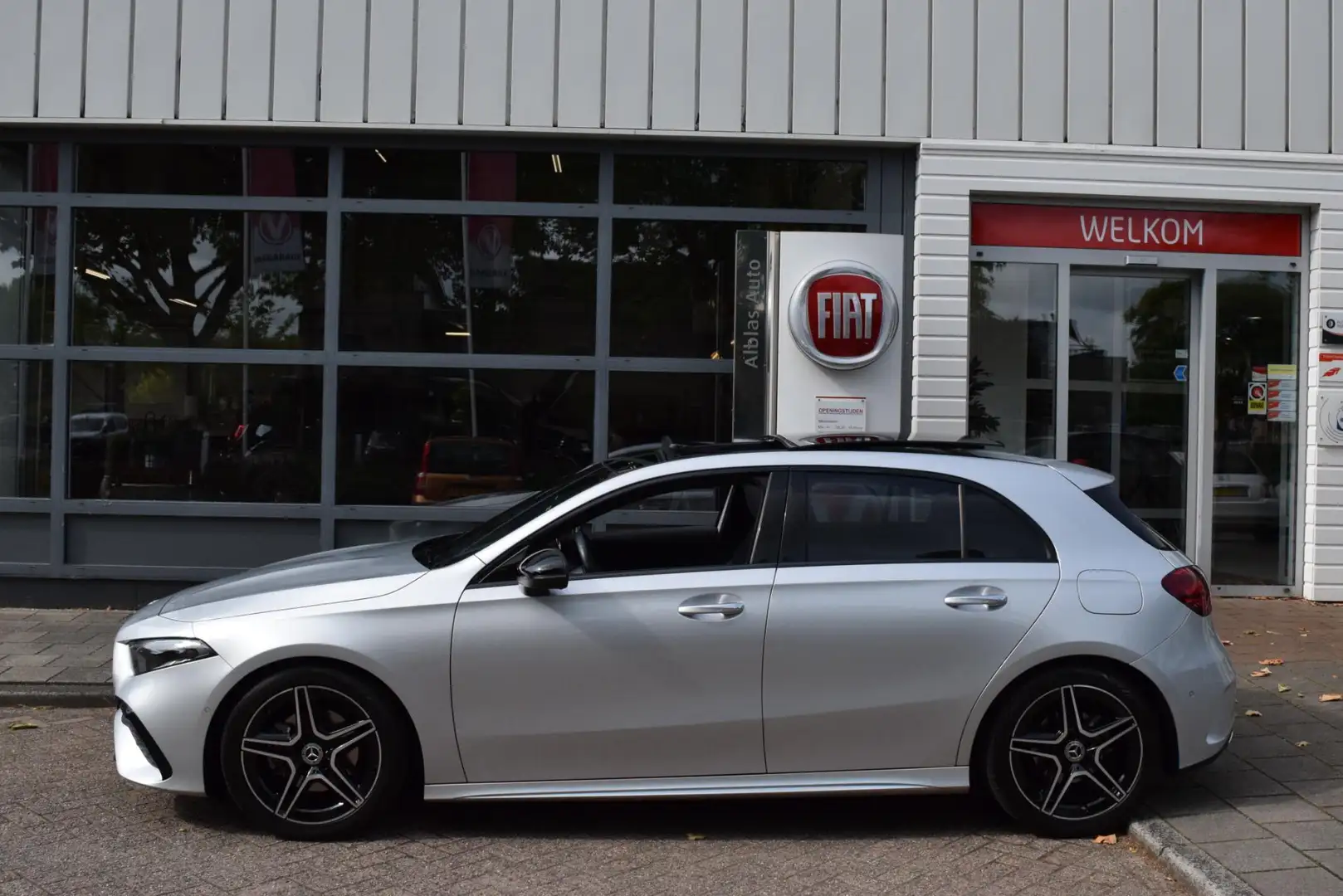 Mercedes-Benz A 180 AMG Line|Dak|Sfeer|Camera|Led|18" Gris - 2