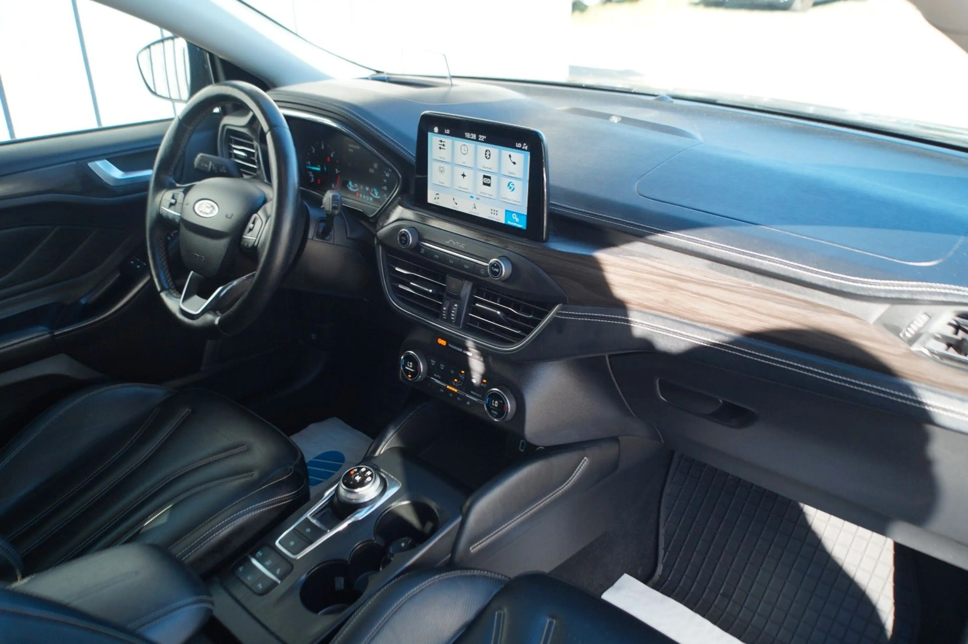 Ford Focus Turnier Vignale|Autom.|LED|LEDER|AHK — photo 13