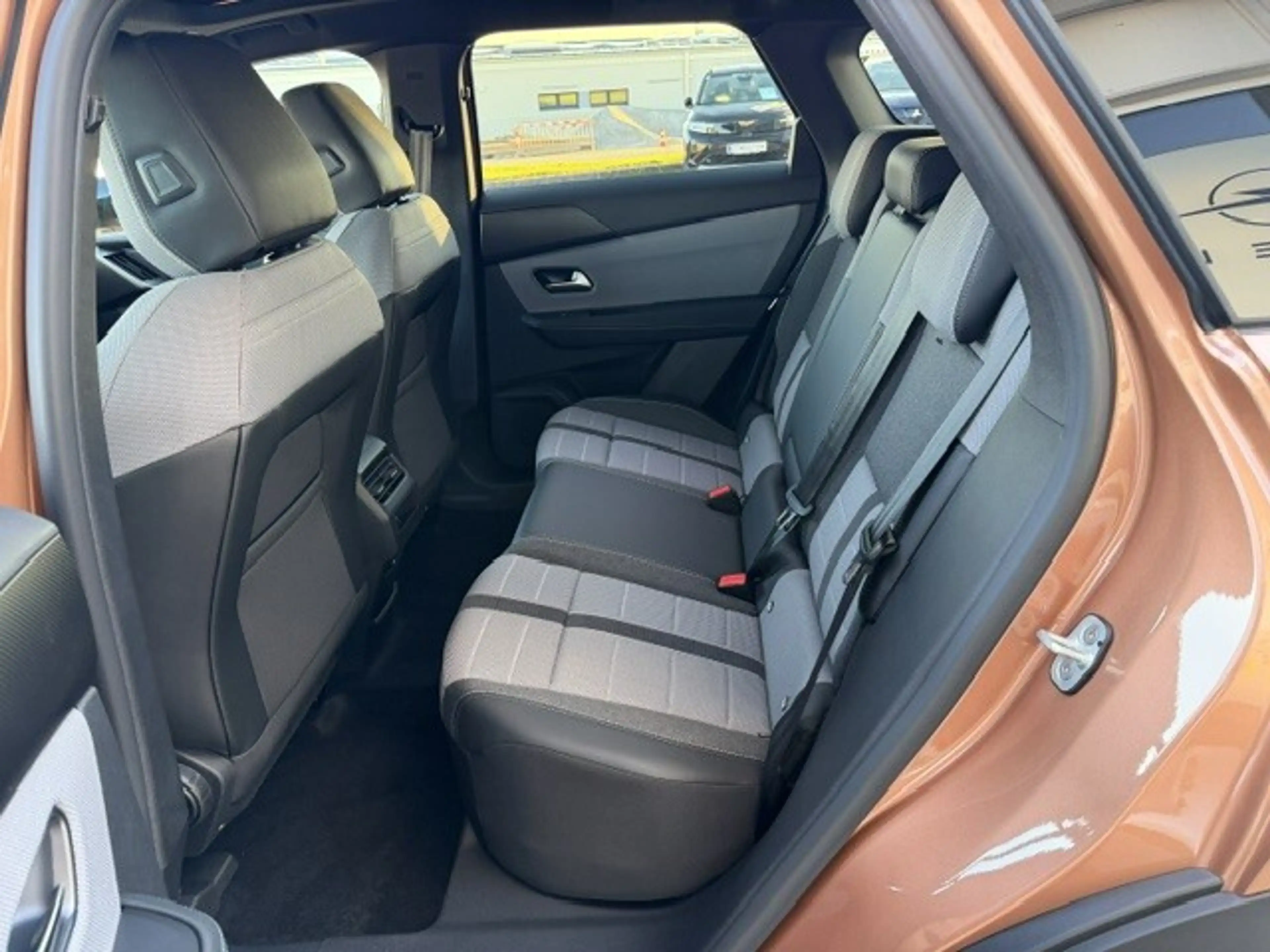 Opel Grandland 1.2 MHEV GS Aut. — photo 12