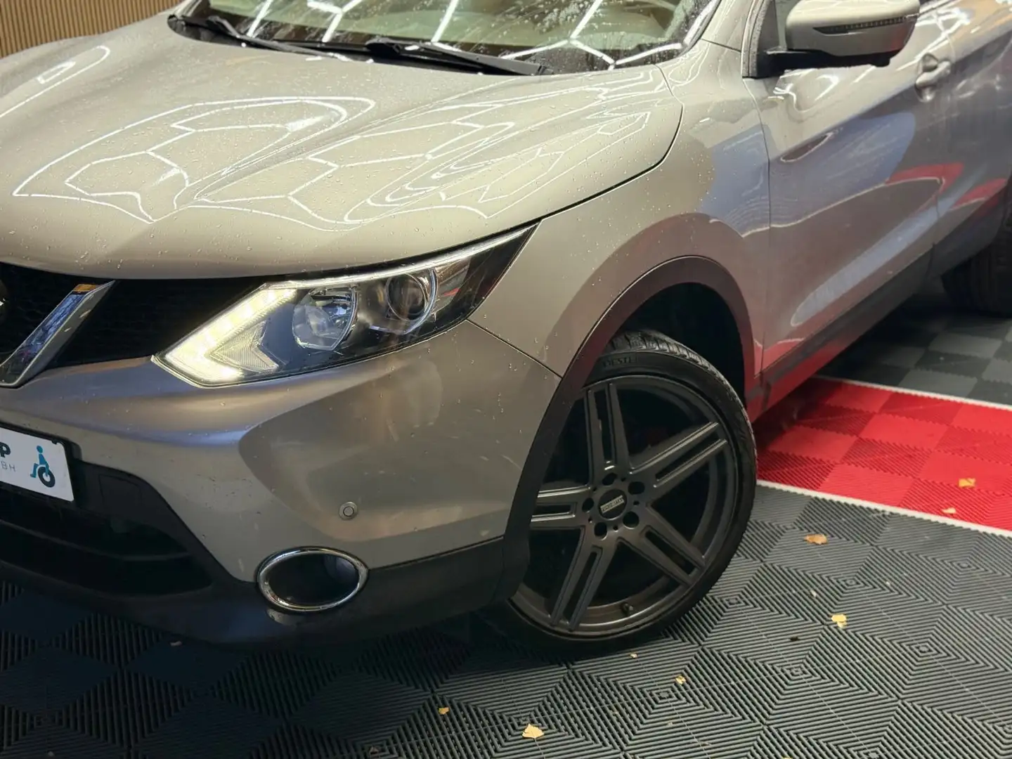 Nissan Qashqai N-Connecta Automatik AHK Argent - 2