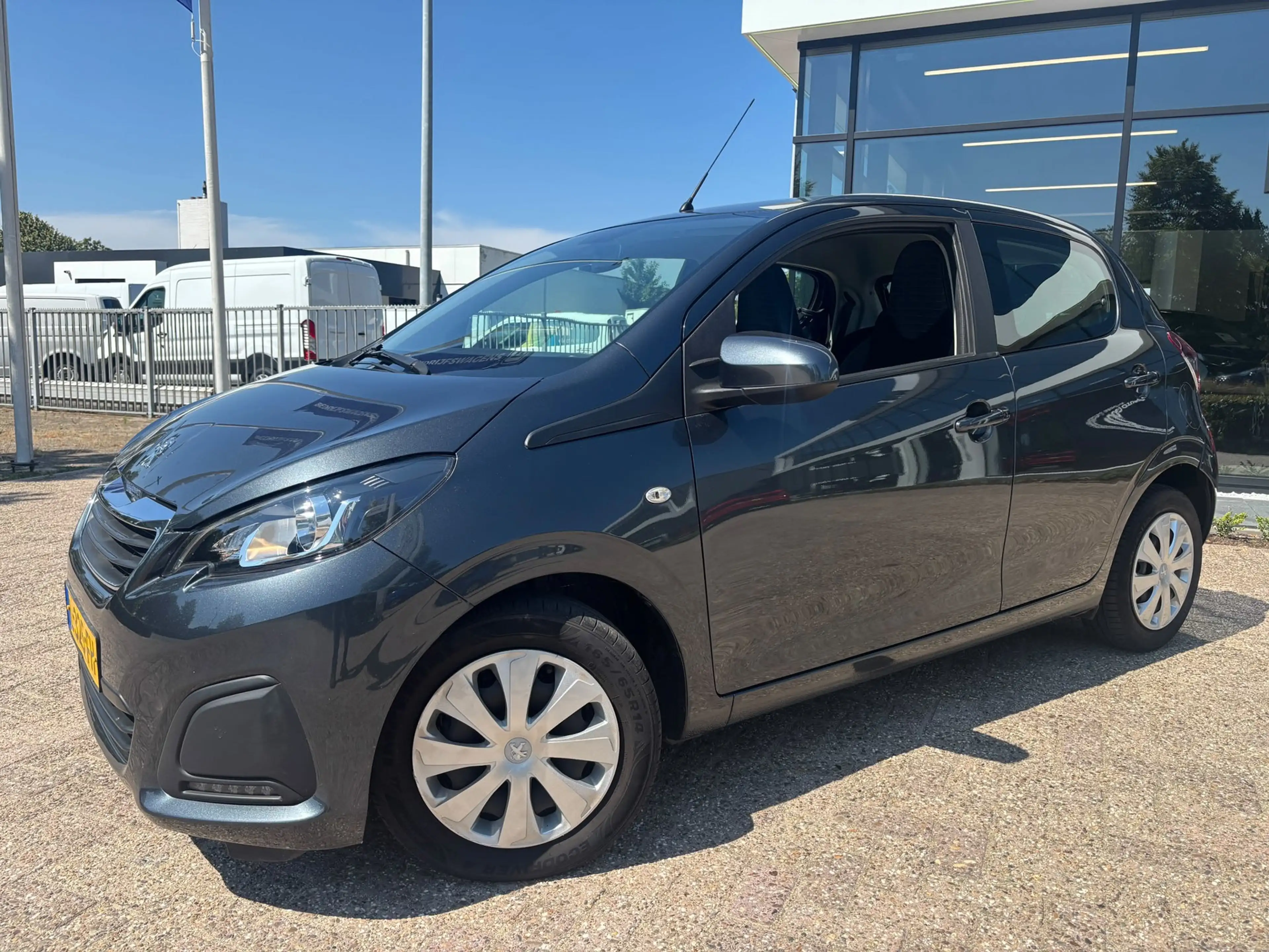 Peugeot 108 1.0 e-VTi Active|Carplay|Android auto — photo 2