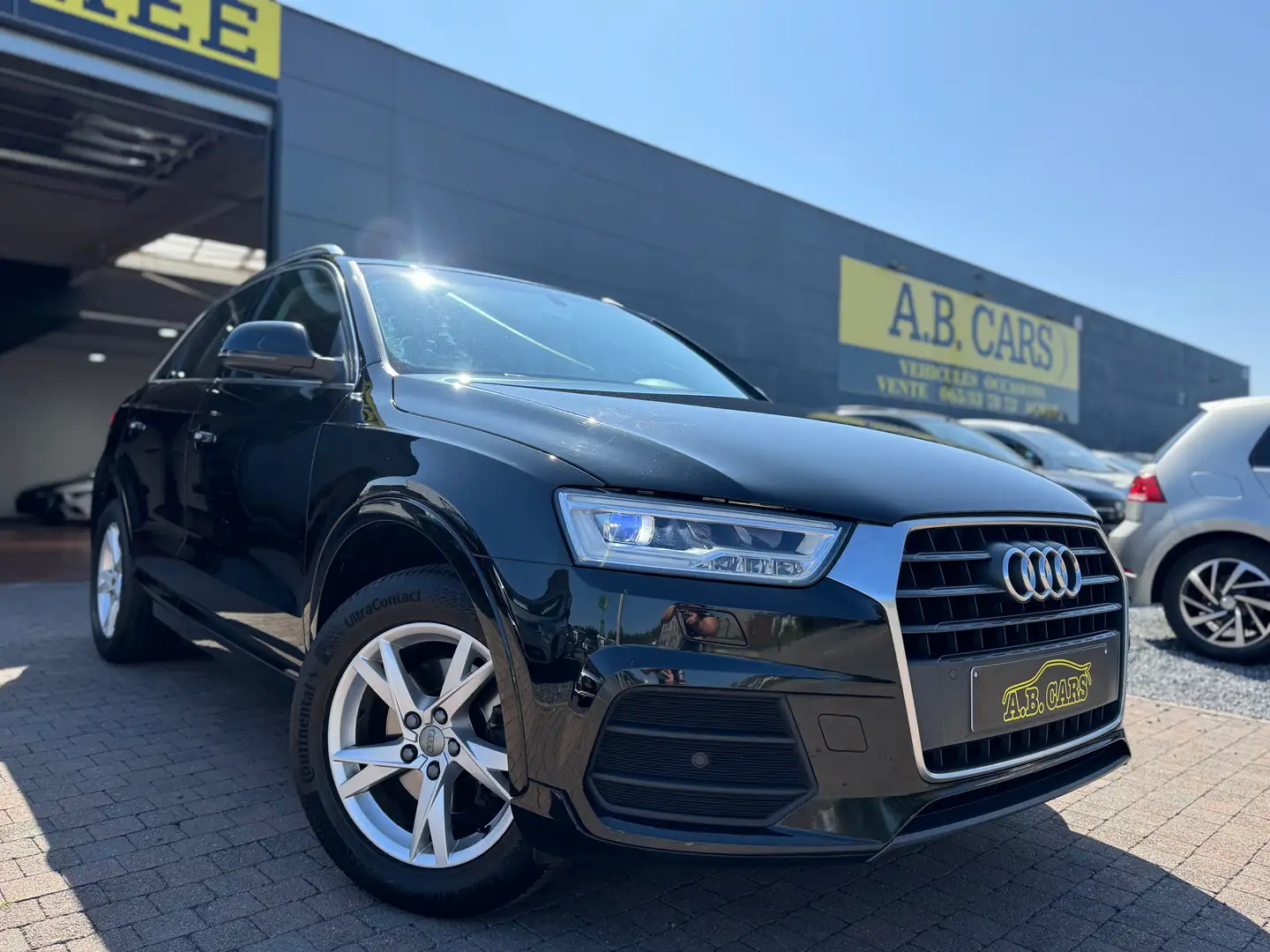 Audi Q3 2.0 TDi *GARANTIE 12MOIS*1ER PROPRIÉTAIRE Black - 1