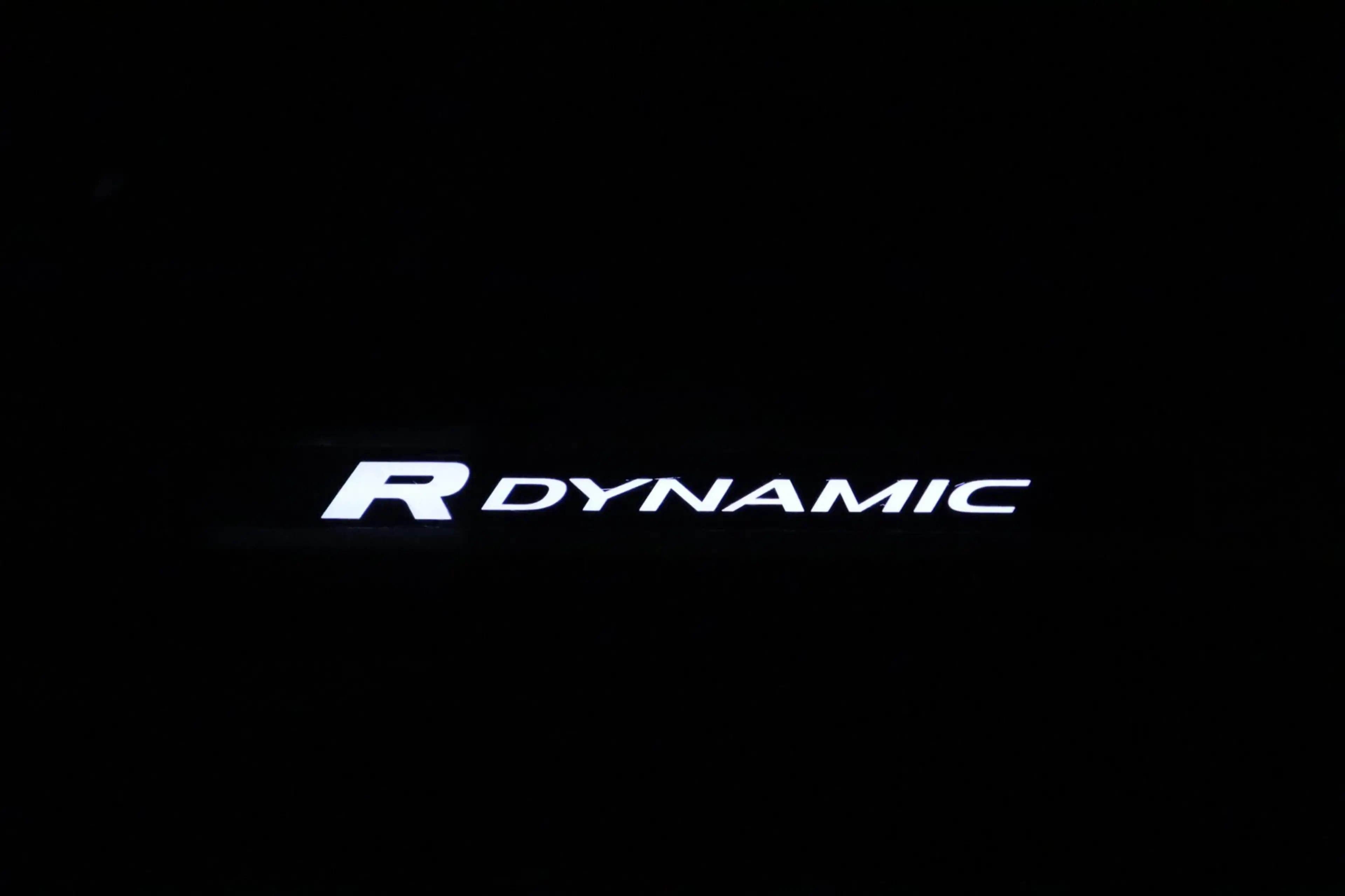 Land Rover Discovery Sport P300e 1.5 R-Dynamic S Black Edition / PANO / ACC / — photo 30