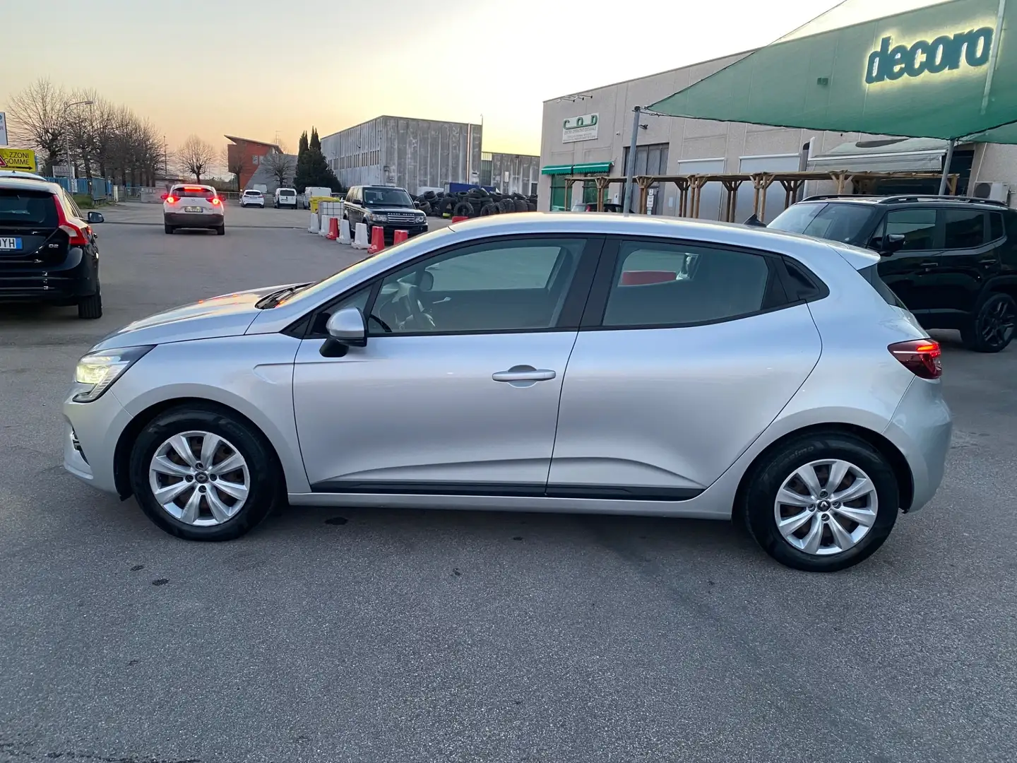 Renault Clio Blue dCi 8V 85 CV 5 porte Intens Grigio - 2