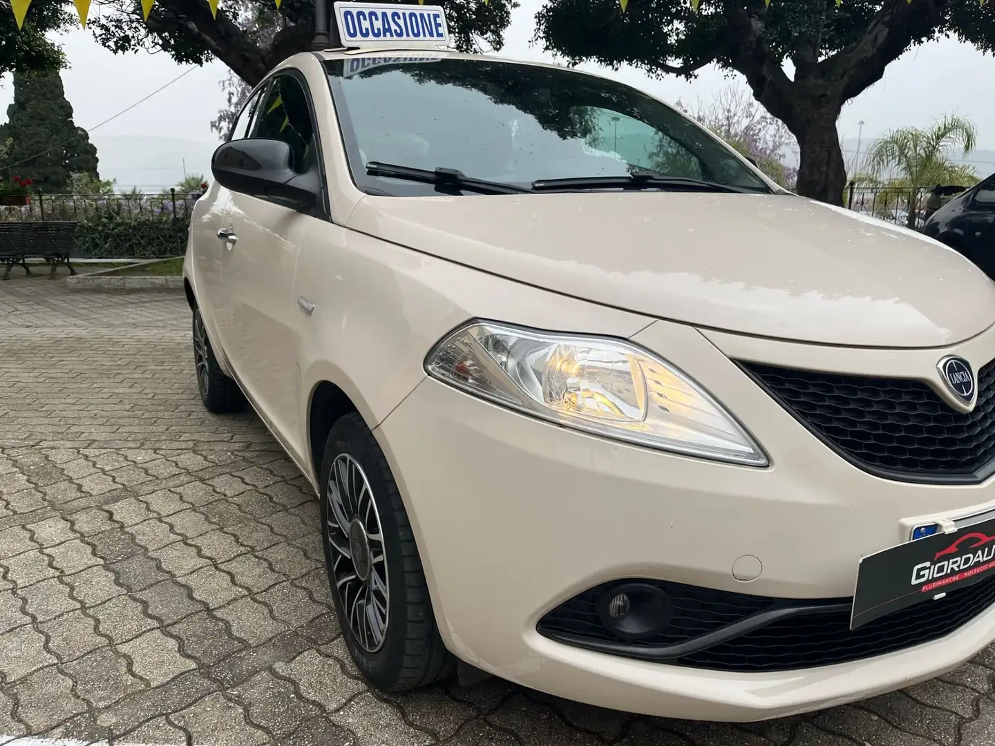 Lancia Ypsilon Ypsilon 1.2 69 CV 5 porte S&S Platinum Beige - 2