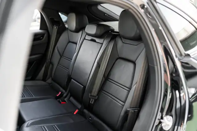 Porsche Cayenne view 20