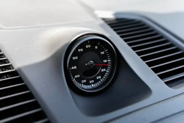 Porsche Cayenne view 24