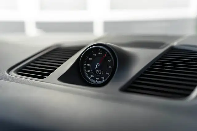 Porsche Cayenne view 25
