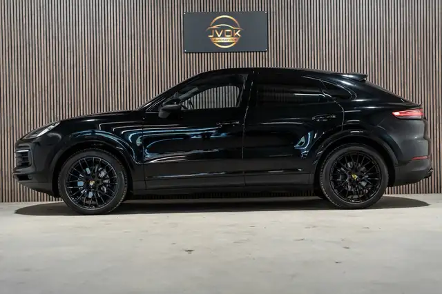 Porsche Cayenne view 9
