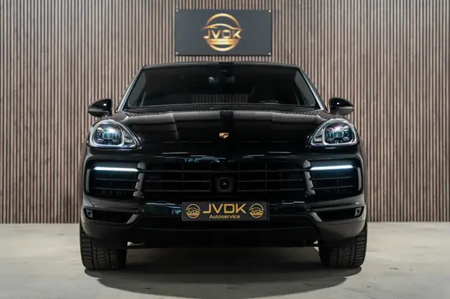 Porsche Cayenne view 5